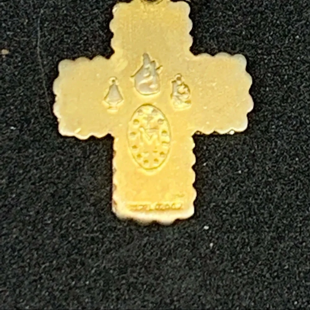 Small gold toned Catholic cross